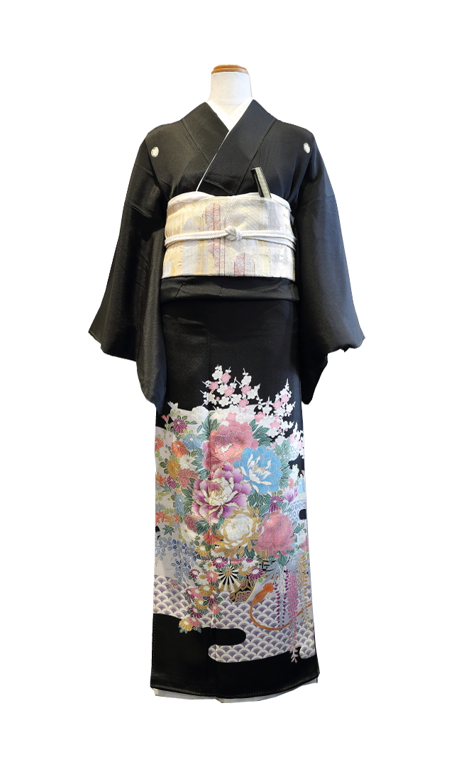 結婚式での和装スタイル「黒留袖」